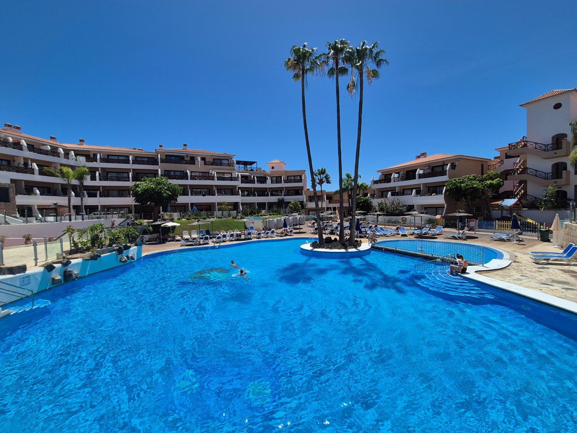 Spacious Apartment With Private Garden In Tenerife South 산미겔데아보나 외부 사진